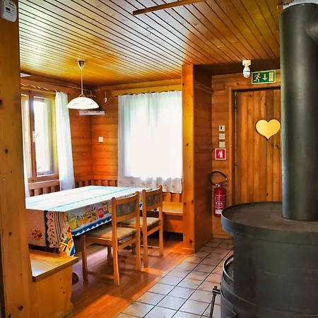 Apartmaj-sobe-pri Ukcu Gostinjska kuća