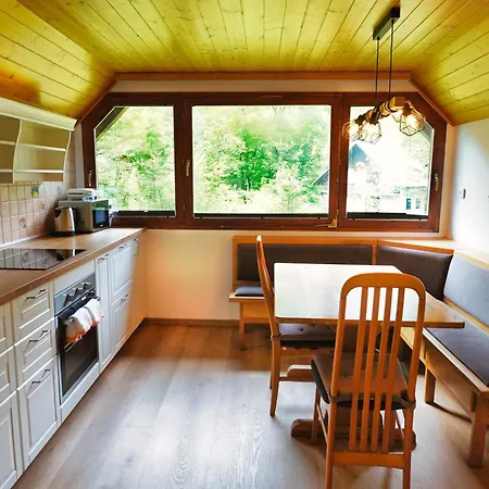 Gostinjska kuća Apartmaj-sobe-pri Ukcu 3*