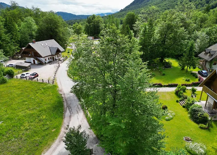 Hiša za goste Apartmaji-sobe-pri Ukcu 3*