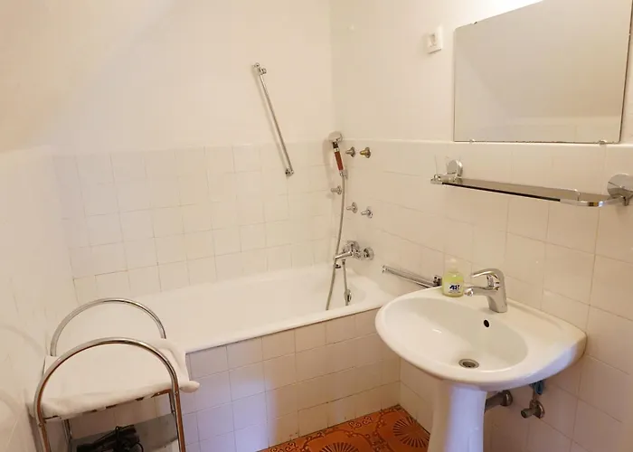 Hiša za goste Apartmaji-sobe-pri Ukcu 3*