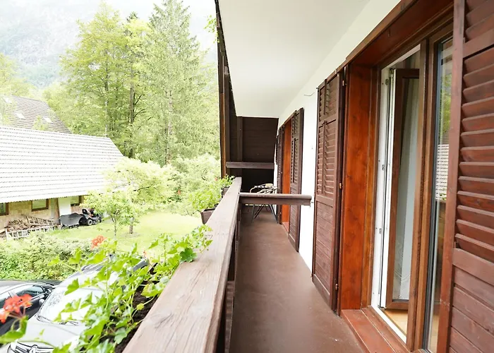 Apartmaj-sobe-pri Ukcu