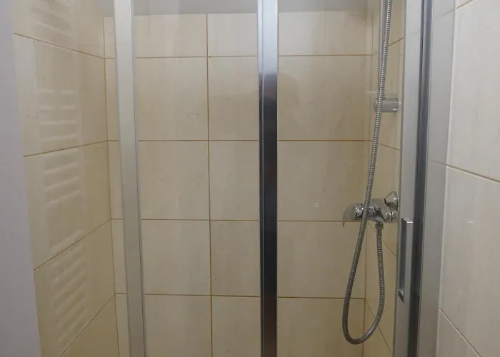 Apartmaji-sobe-pri Ukcu Hiša za goste