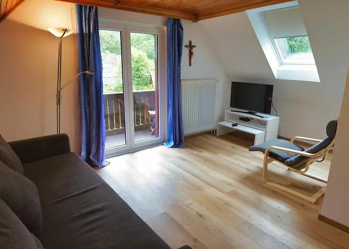 Apartmaji-sobe-pri Ukcu Hiša za goste 3*