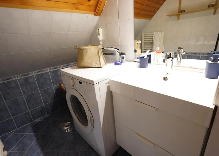 Apartmaji-sobe-pri Ukcu Hiša za goste