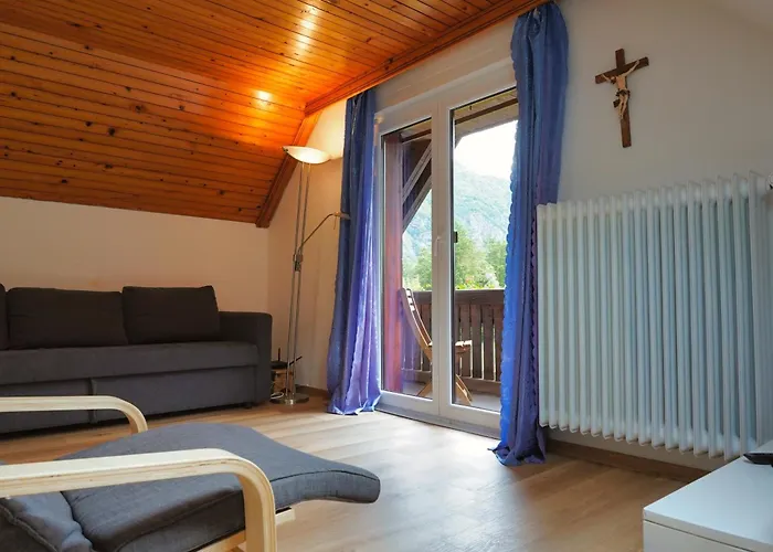 Apartmaji-sobe-pri Ukcu Hiša za goste 3*