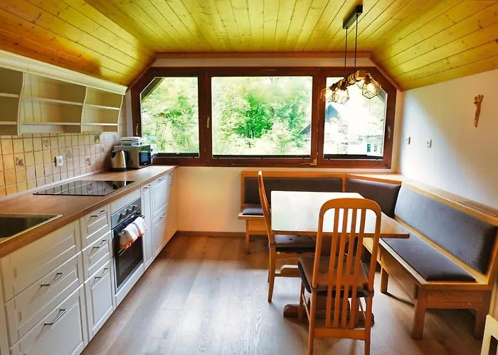 Hiša za goste Apartmaji-sobe-pri Ukcu 3*